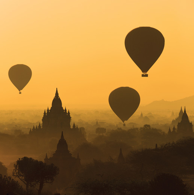 Sunrise over the temple plains of Bagan